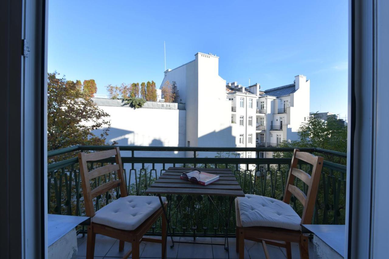 Apartment Wilcza 3 - Dla 4 Osob - 260m Do Ambasady - Duzy Balkon Od Strony Dziedzinca - Wifi - Good