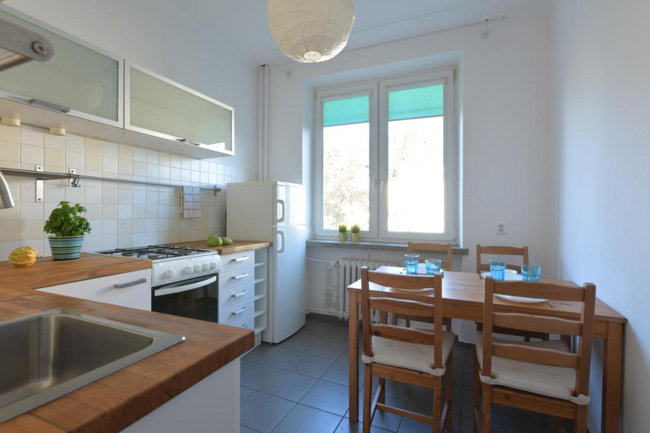 Apartment Wilcza 3 - Dla 4 Osob - 260m Do Ambasady - Duzy Balkon Od Strony Dziedzinca - Wifi - Good *